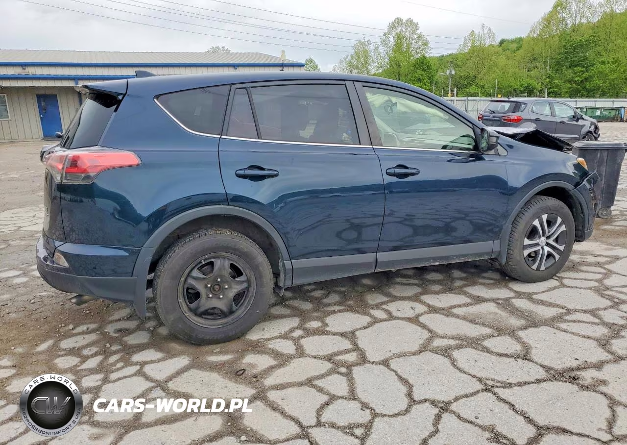 2018 Toyota Rav4 Le VIN:JTMBFREV7JJ177379 - 3