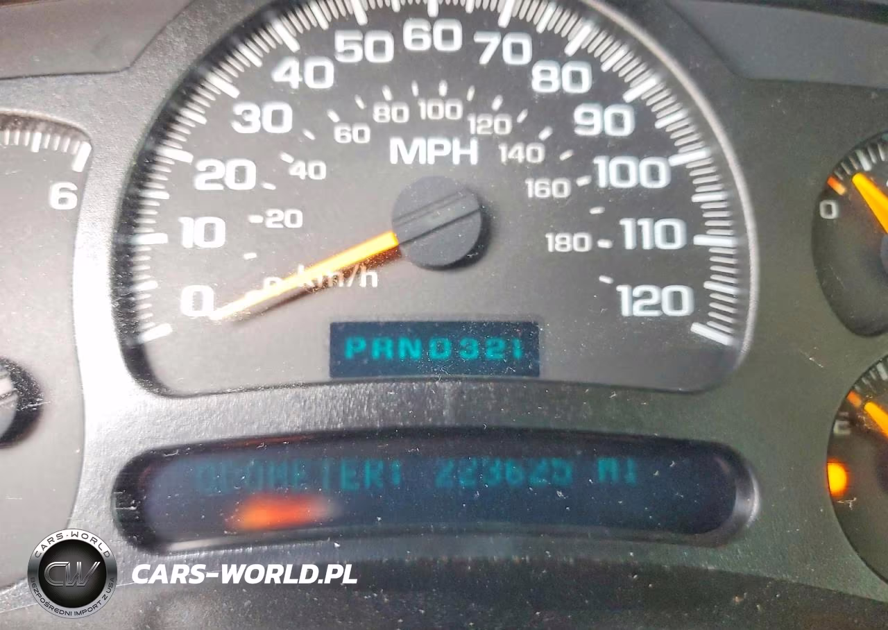 2005 Chevrolet Tahoe C1500 VIN:1GNEC13V85R276432 - 9
