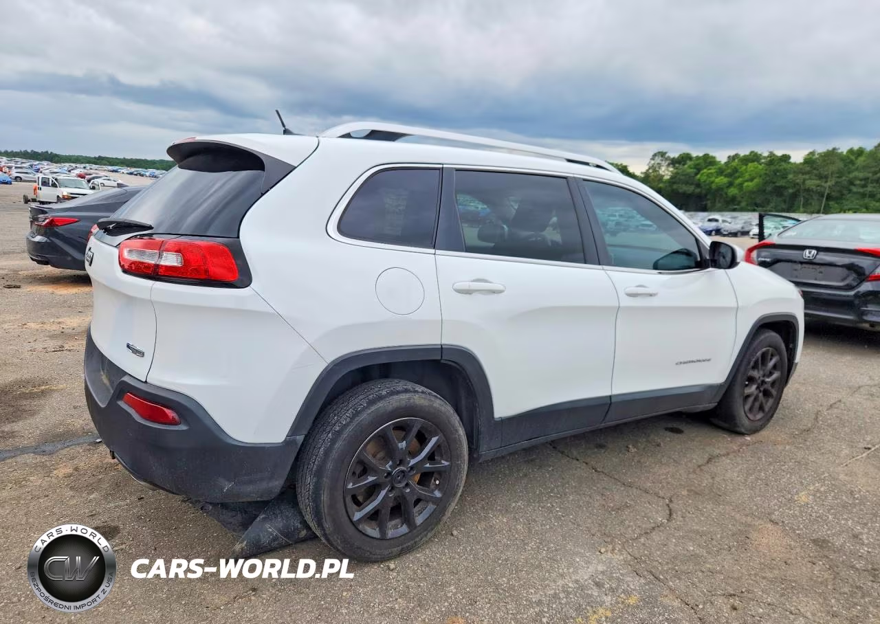 2014 Jeep Cherokee Latitude VIN:1C4PJLCS4EW115411 - 3