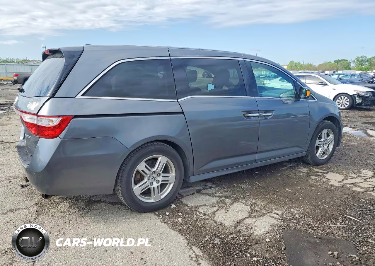 2012 Honda Odyssey Touring VIN:5FNRL5H92CB041637 - 3