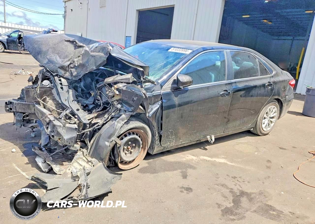 2015 Toyota Camry Le – zdjęcie 1 z 12
