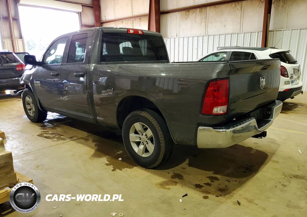 2019 Ram 1500 Classic Tradesman VIN:1C6RR6FG8KS530302 - 2