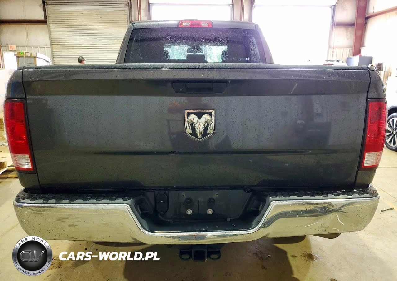 2019 Ram 1500 Classic Tradesman VIN:1C6RR6FG8KS530302 - 6