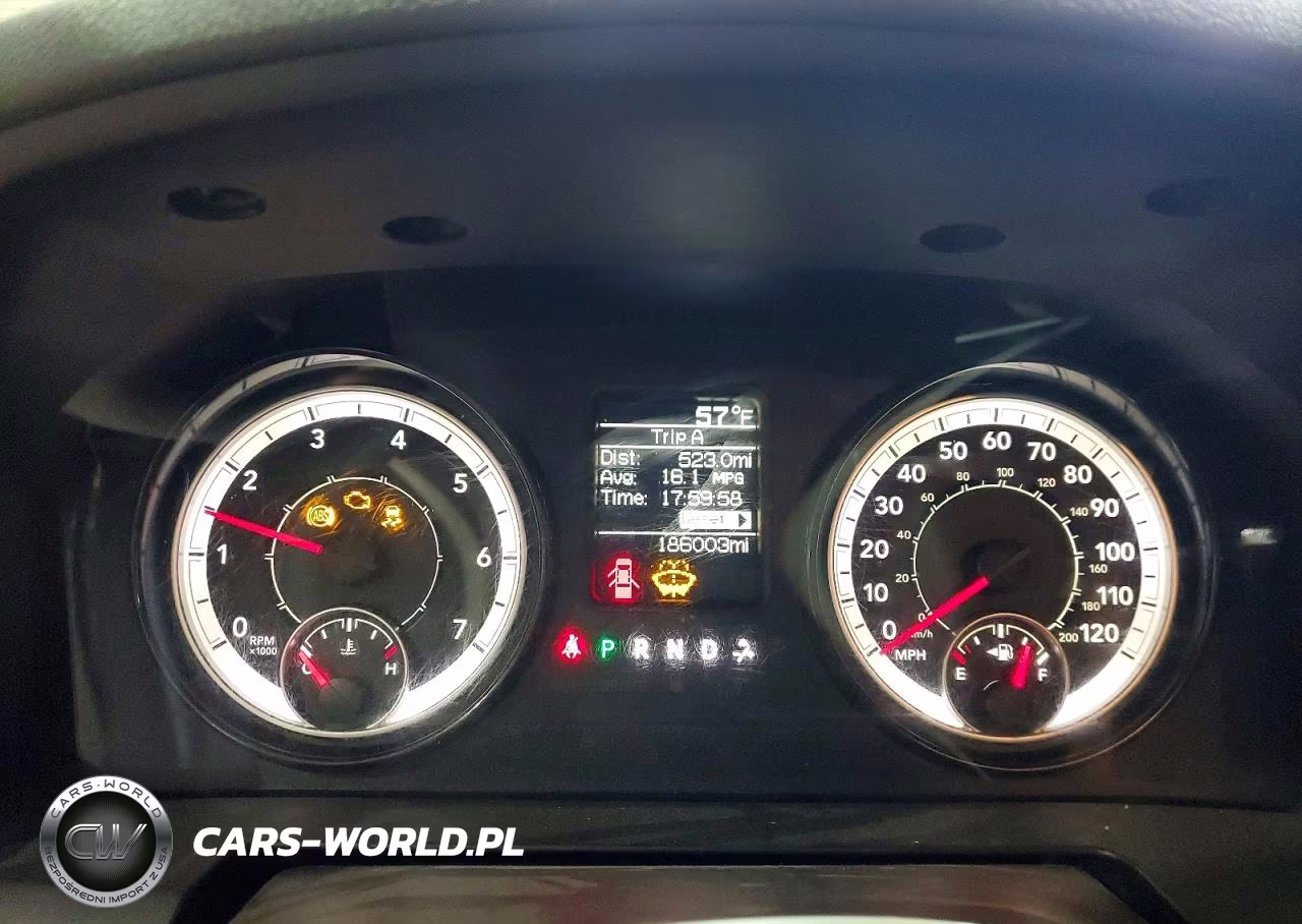 2019 Ram 1500 Classic Tradesman VIN:1C6RR6FG8KS530302 - 9