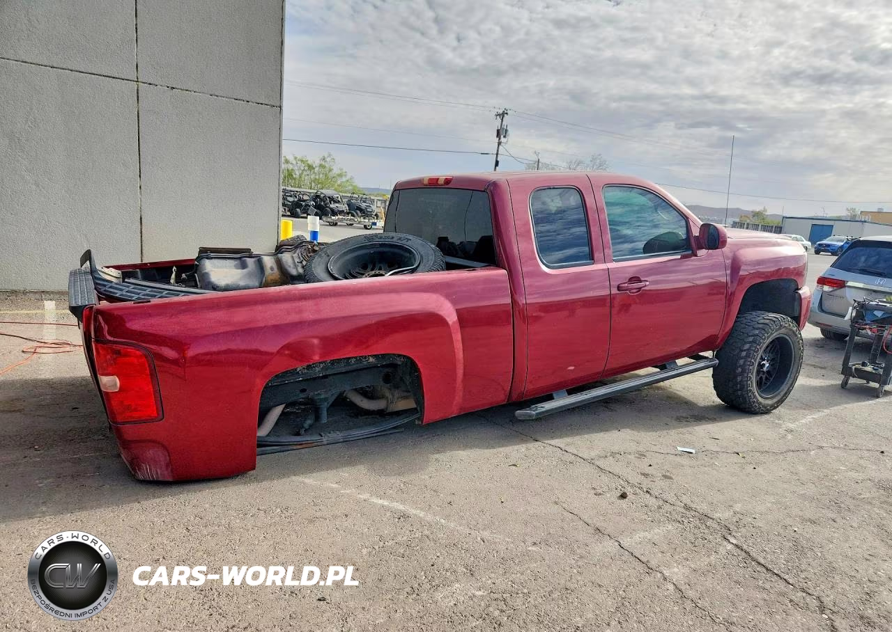 2007 Chevrolet Silverado K1500 VIN:1GCEK19C67Z630386 - 3