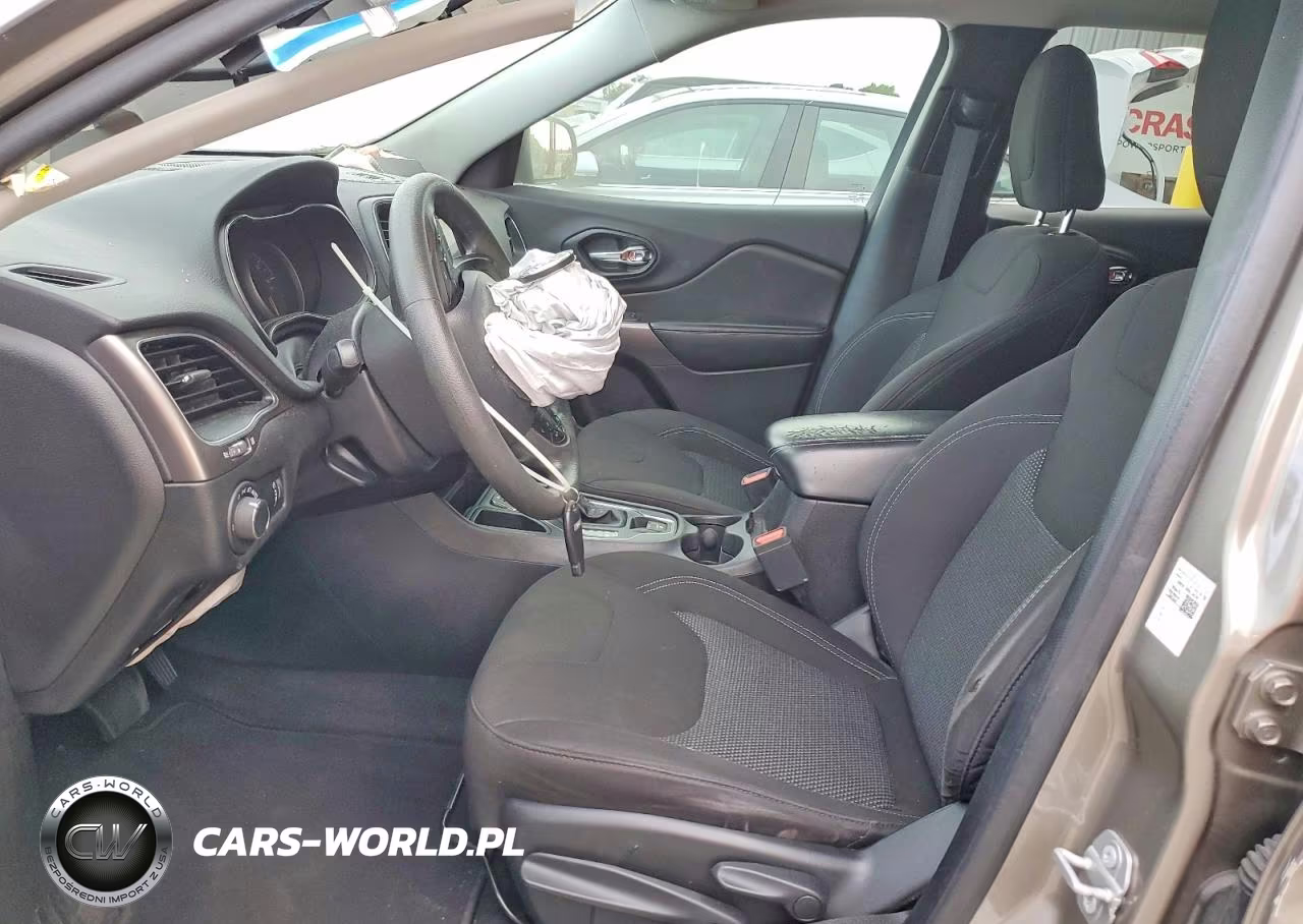 2020 Jeep Cherokee Latitude VIN:1C4PJLCB6LD624344 - 7