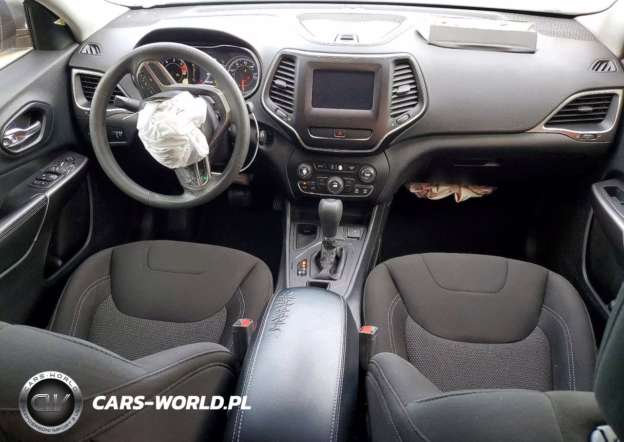 2020 Jeep Cherokee Latitude VIN:1C4PJLCB6LD624344 - 8