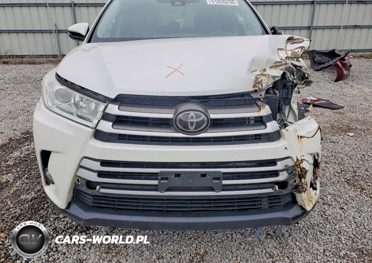 2019 Toyota Highlander Le Plus VIN:5TDZZRFH2KS305532 - 11