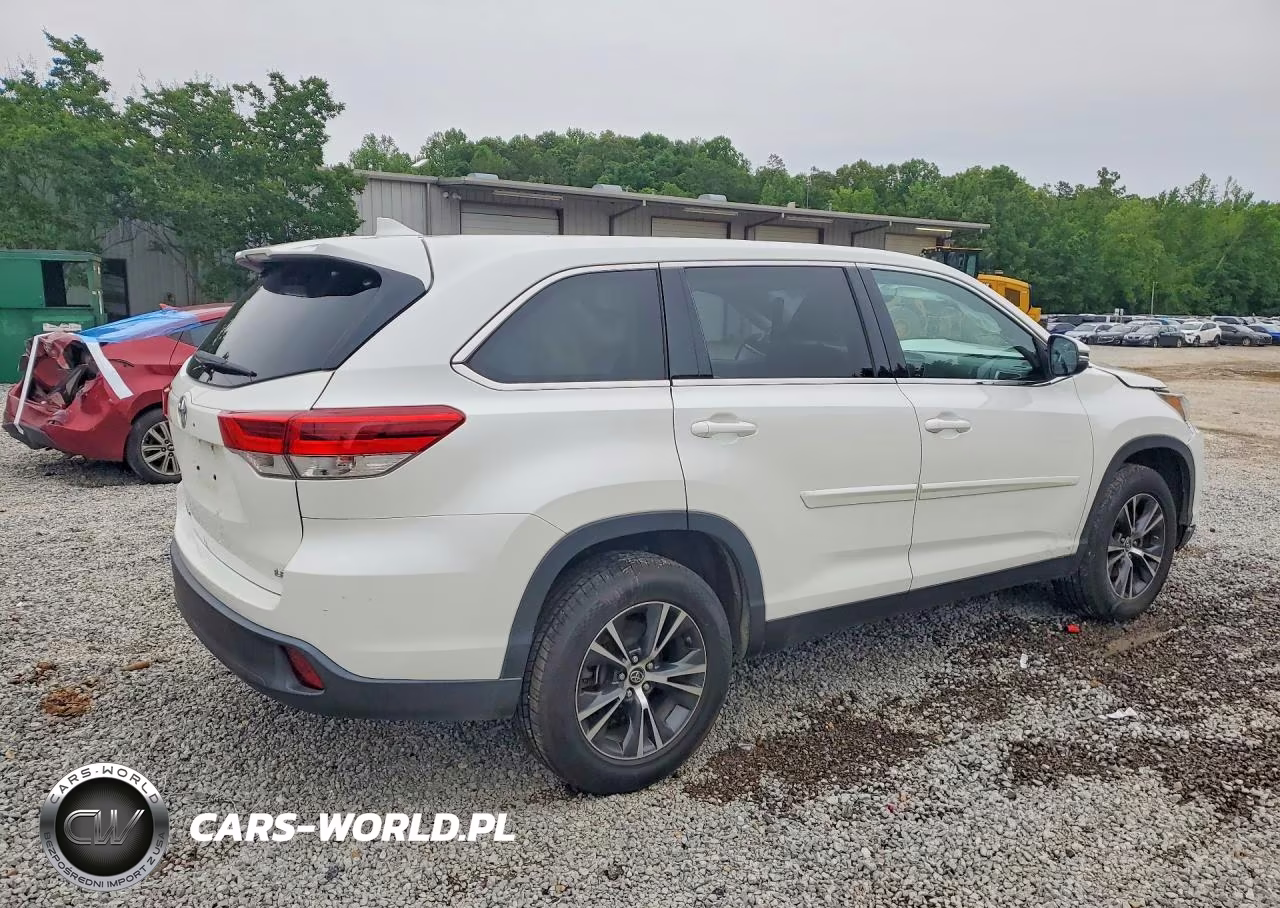 2019 Toyota Highlander Le Plus VIN:5TDZZRFH2KS305532 - 3