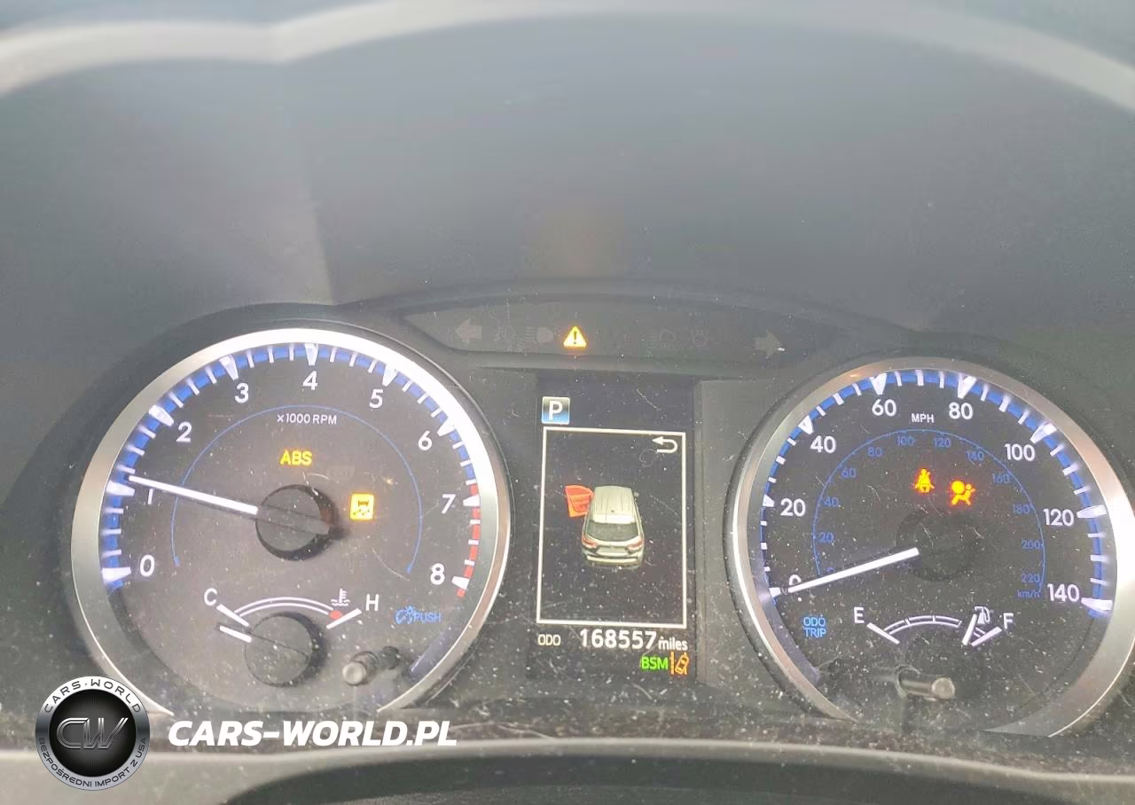 2019 Toyota Highlander Le Plus VIN:5TDZZRFH2KS305532 - 9