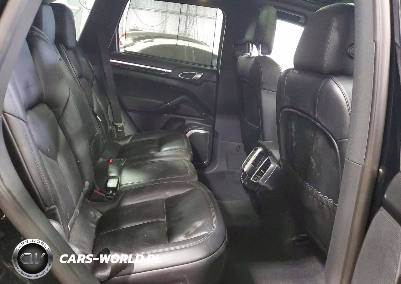 2017 Porsche Cayenne S VIN:WP1AB2A25HLA53361 - 10