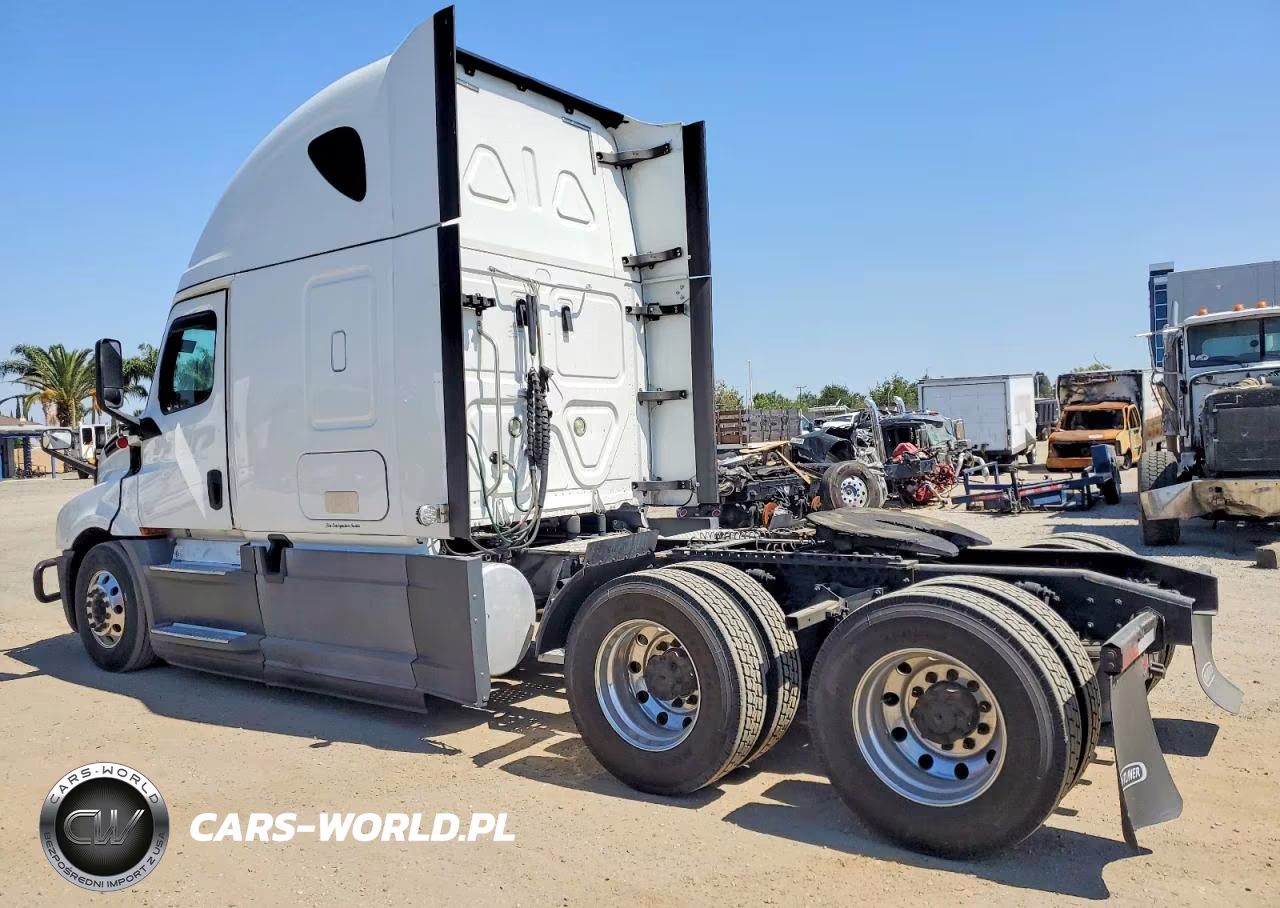 2020 Freightliner Cascadia 126 Semi Truck VIN:3AKJHHDR4LSLP7256 - 3