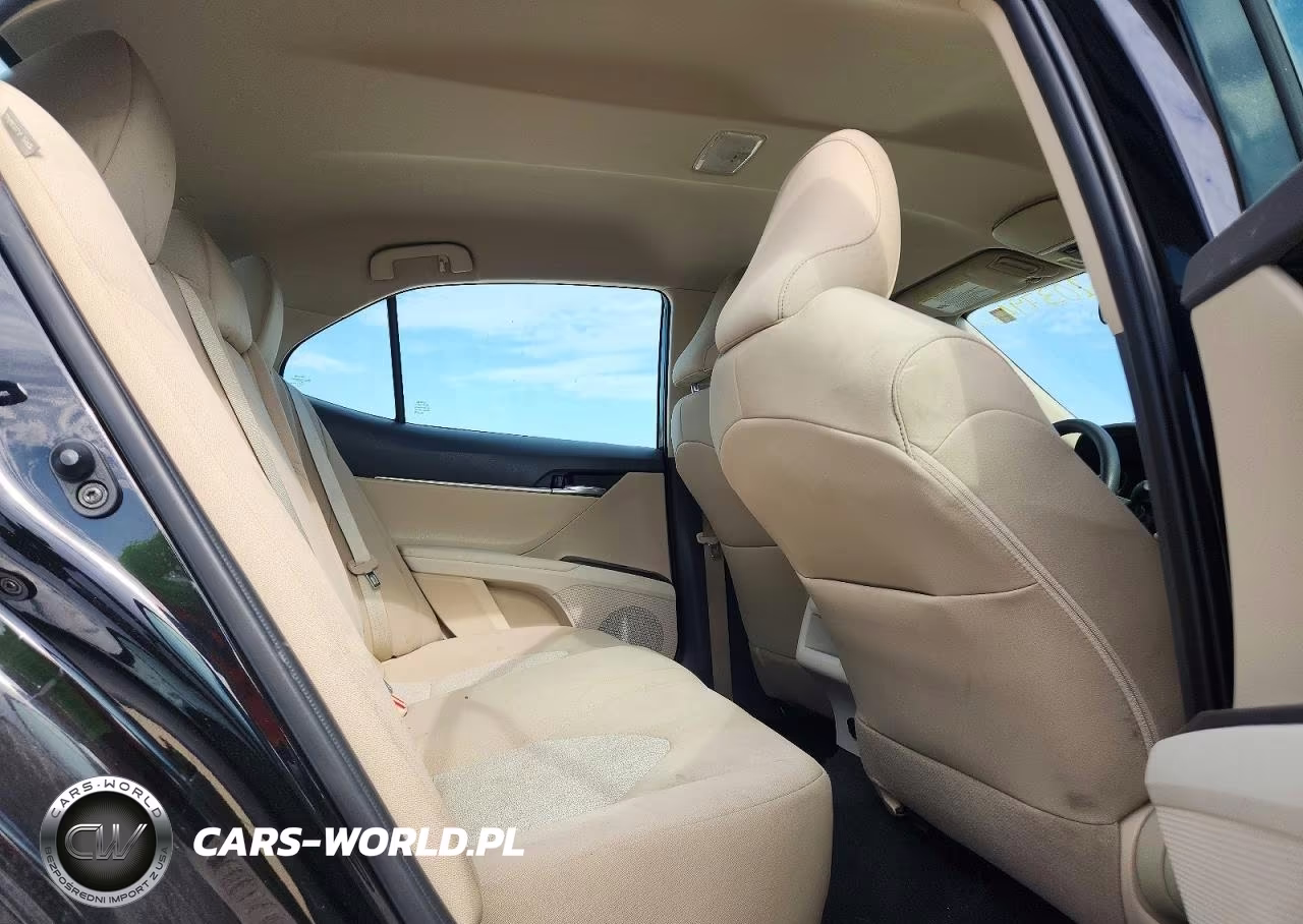 2021 Toyota Camry Le VIN:4T1C11AK1MU497599 - 10