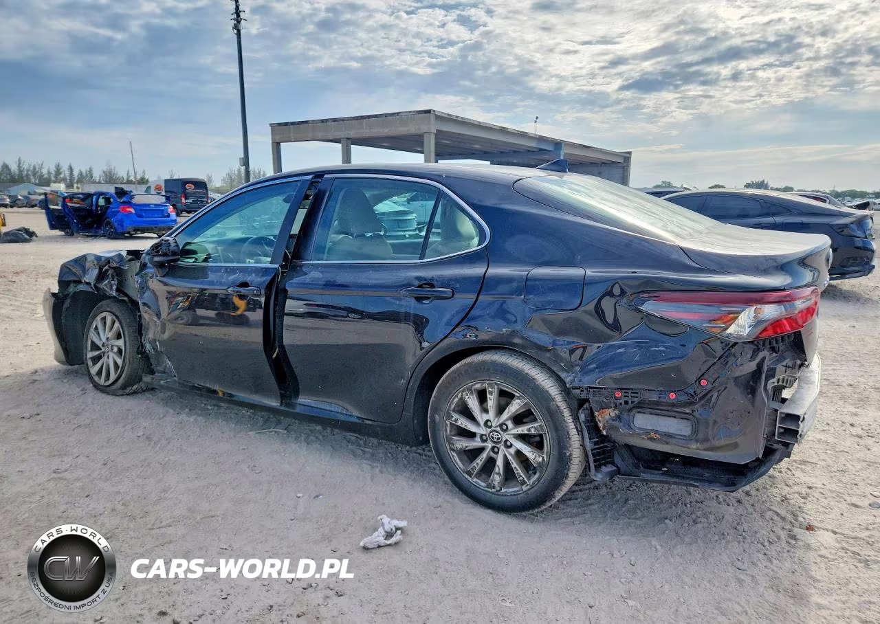 2021 Toyota Camry Le VIN:4T1C11AK1MU497599 - 2