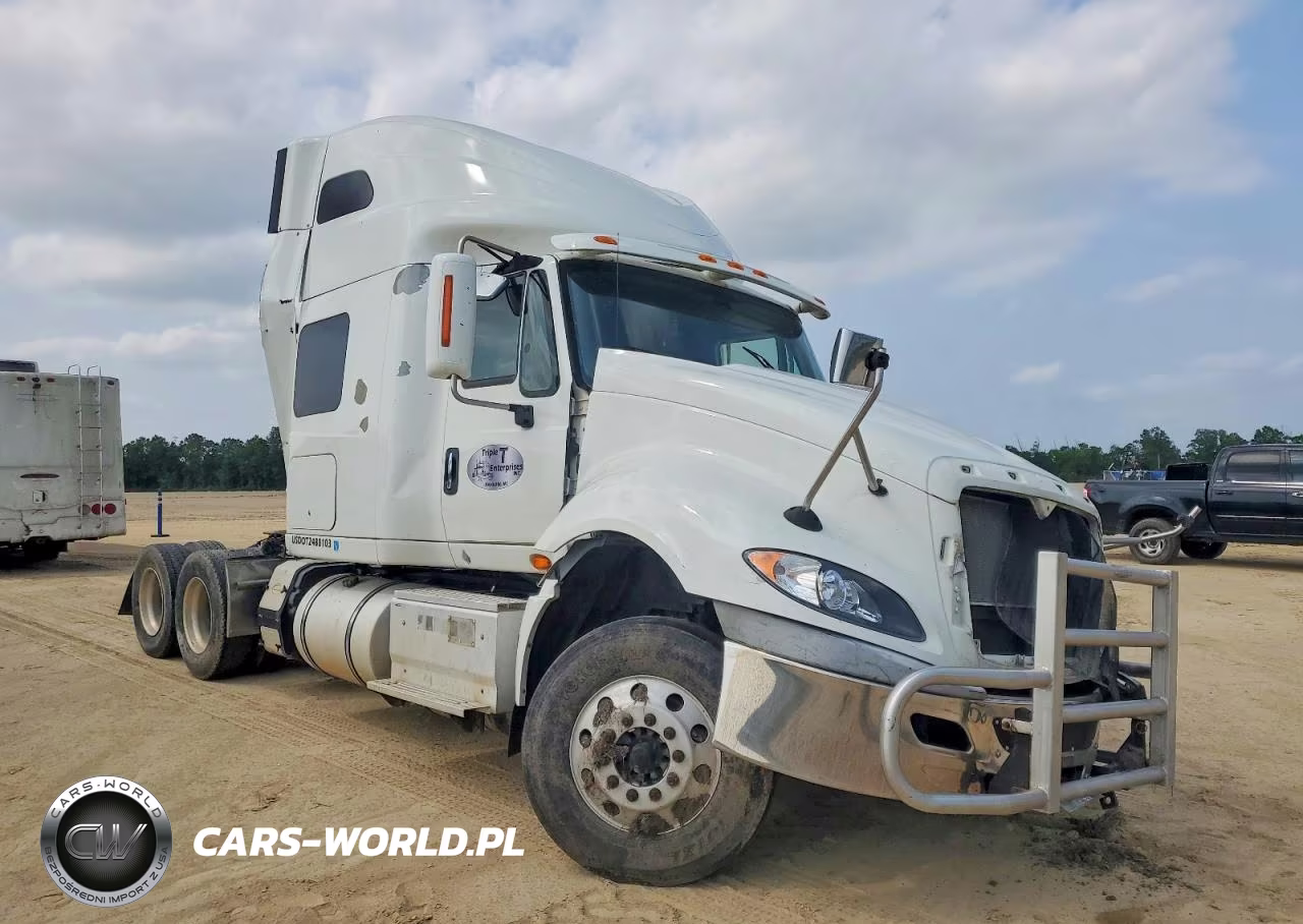 2016 International Lf687 Semi Truck – zdjęcie 1 z 10