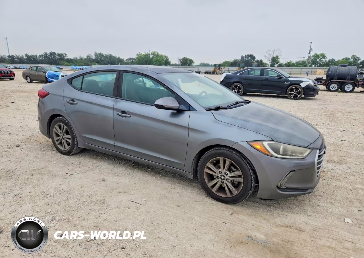 2018 Hyundai Elantra Value Edition VIN:KMHD84LF8JU473796 - 4