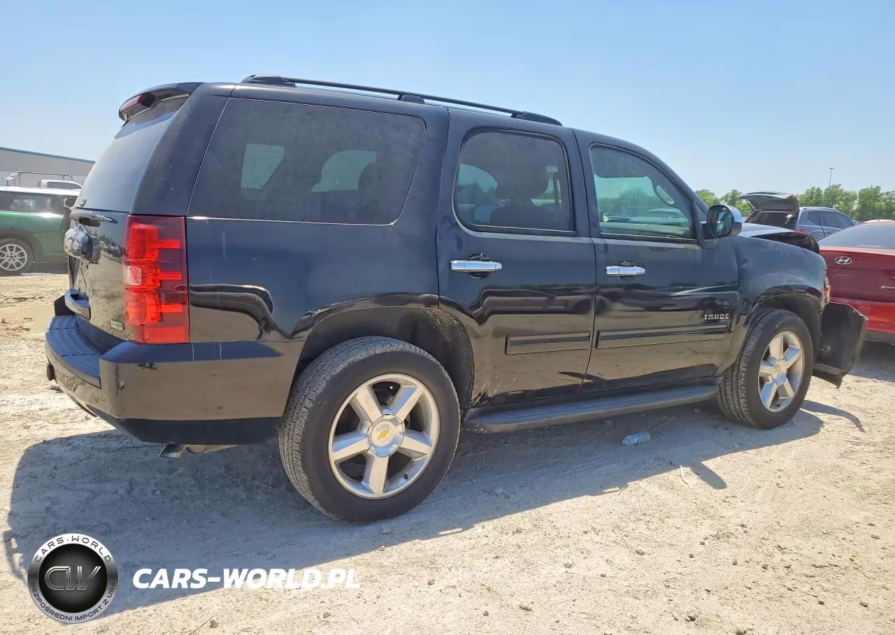 2010 Chevrolet Tahoe C1500 Ls VIN:1GNUCAE01AR246650 - 3