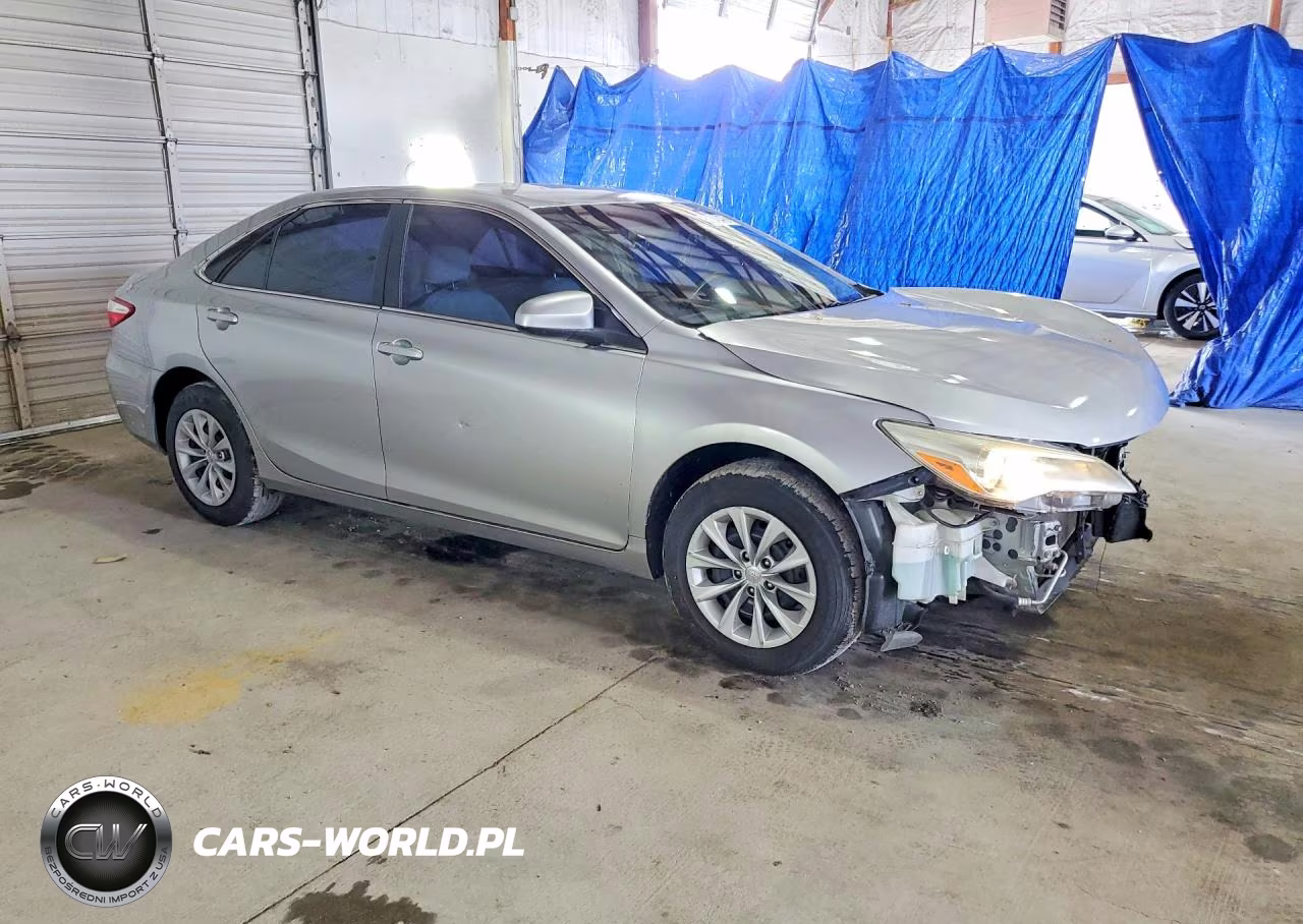2015 Toyota Camry Le VIN:4T4BF1FK5FR457749 - 4