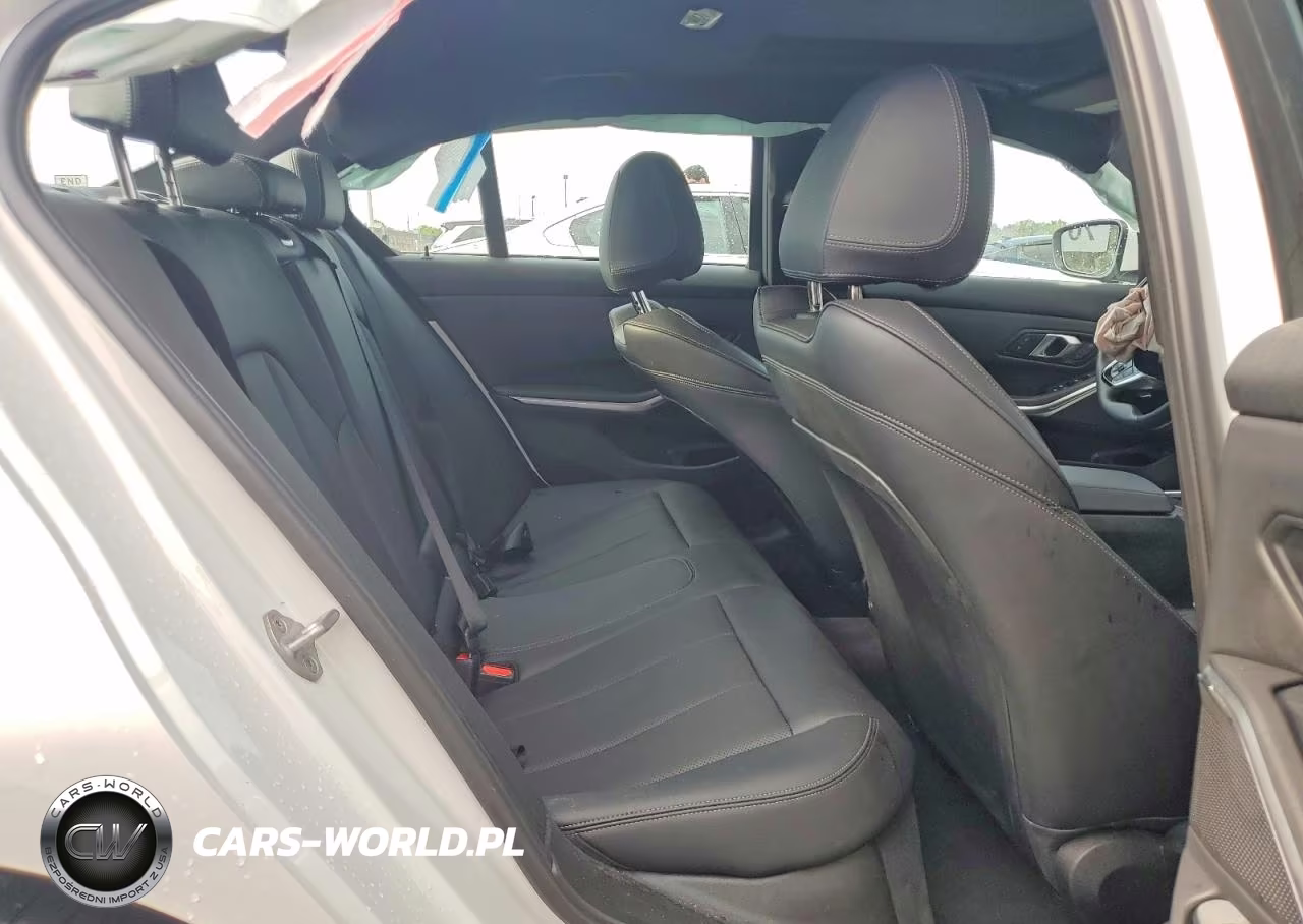 2025 BMW 330I VIN:3MW69CW03S8F32907 - 10