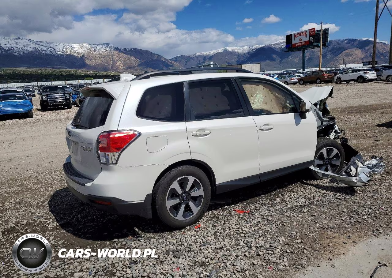 2018 Subaru Forester 2.5I Premium VIN:JF2SJAGC4JH515003 - 3