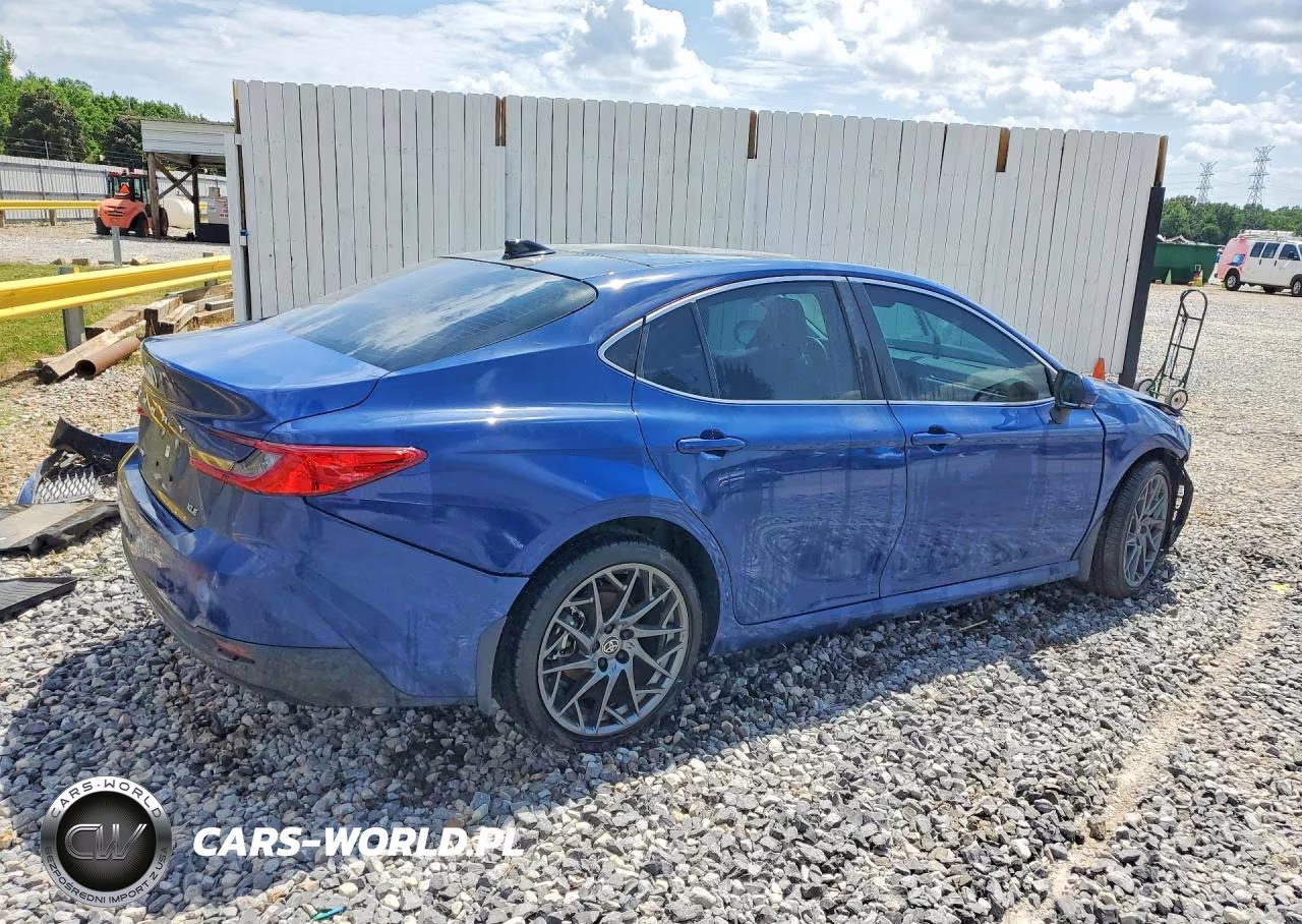 2025 Toyota Camry Xle VIN:4T1DAACK9SU103345 - 3