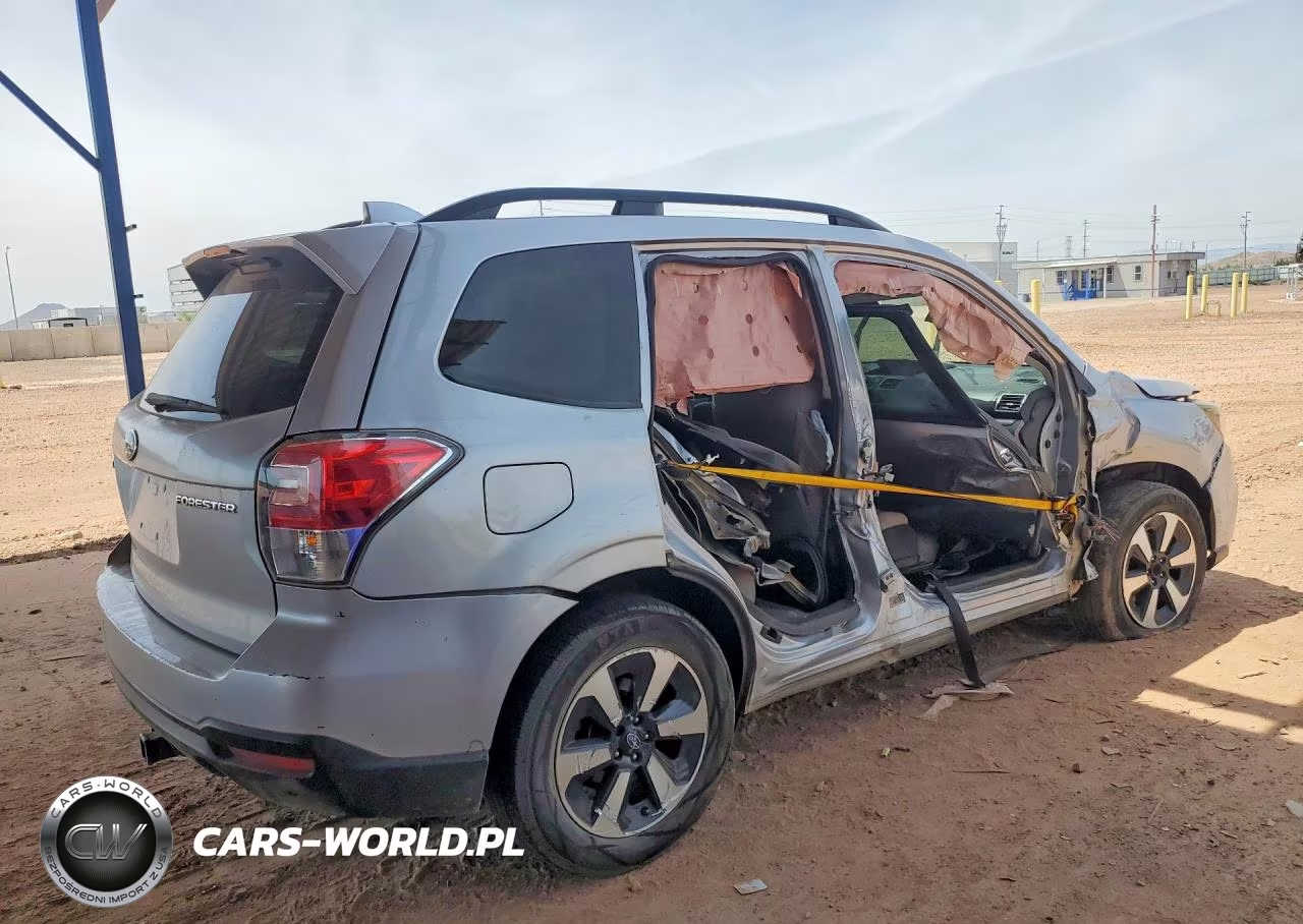2018 Subaru Forester 2.5I Premium VIN:JF2SJADCXJH553145 - 3