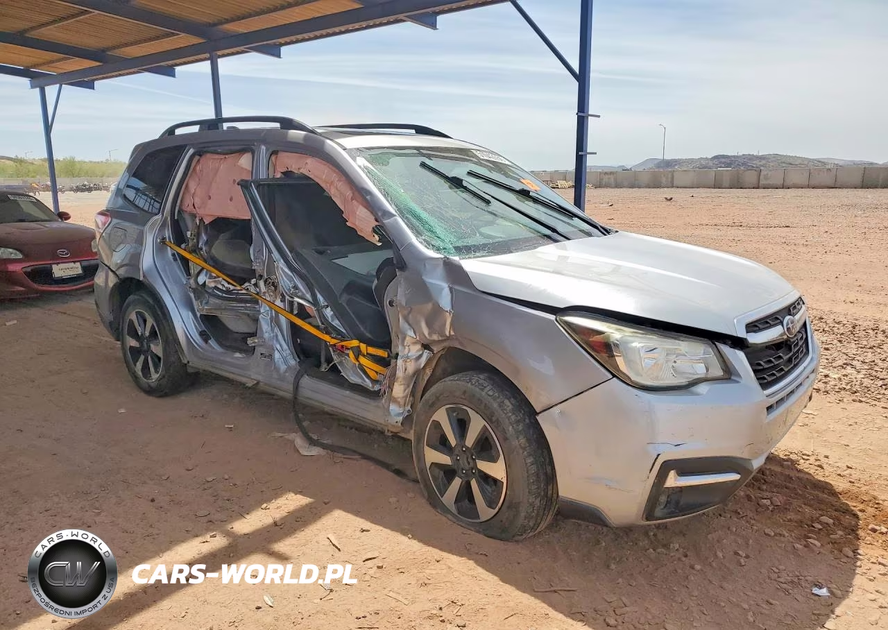 2018 Subaru Forester 2.5I Premium VIN:JF2SJADCXJH553145 - 4