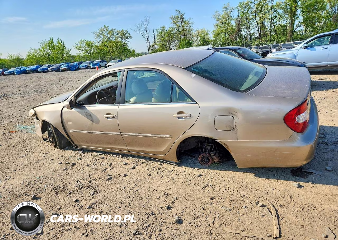 2002 Toyota Camry Xle VIN:4T1BE30K42U104687 - 2