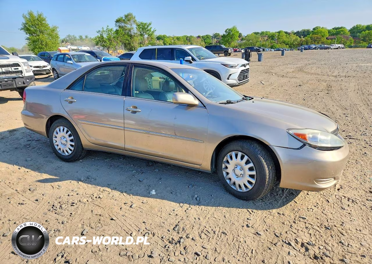 2002 Toyota Camry Xle VIN:4T1BE30K42U104687 - 4