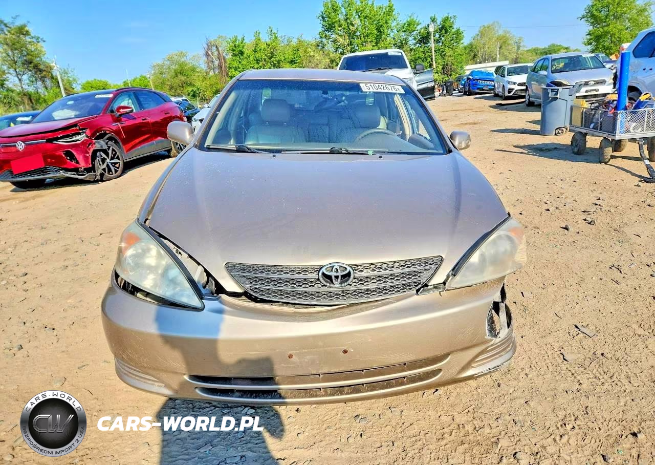 2002 Toyota Camry Xle VIN:4T1BE30K42U104687 - 5