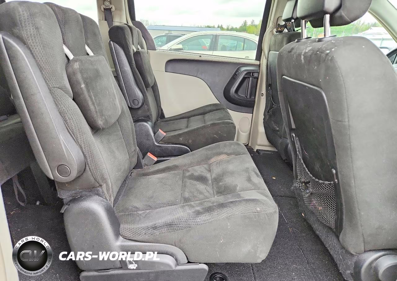 2015 Chrysler Town & Country Touring VIN:2C4RC1BG6FR619912 - 11