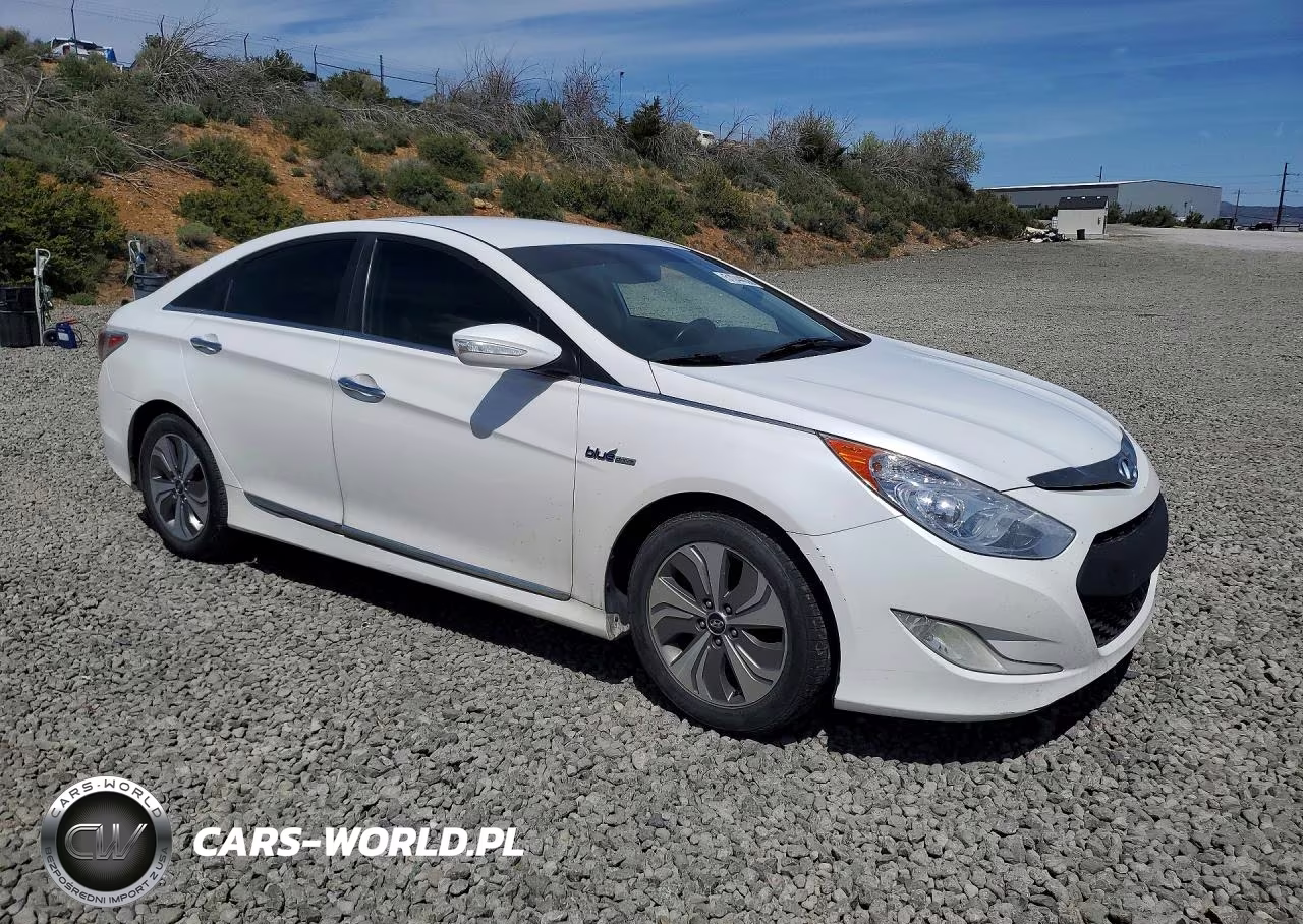 2015 Hyundai Sonata Hybrid Limited VIN:KMHEC4A45FA127153 - 4