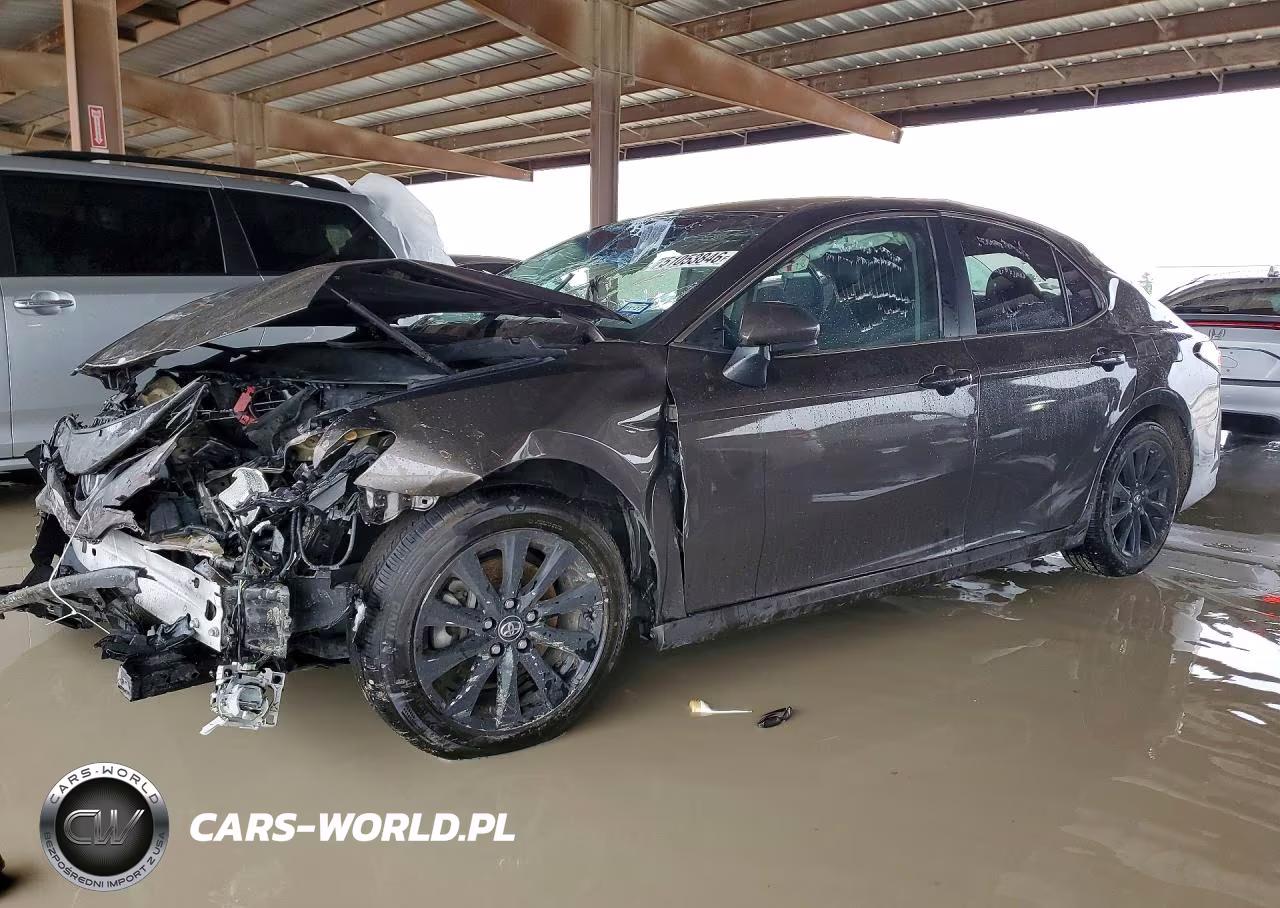 2018 Toyota Camry Le – zdjęcie 1 z 12