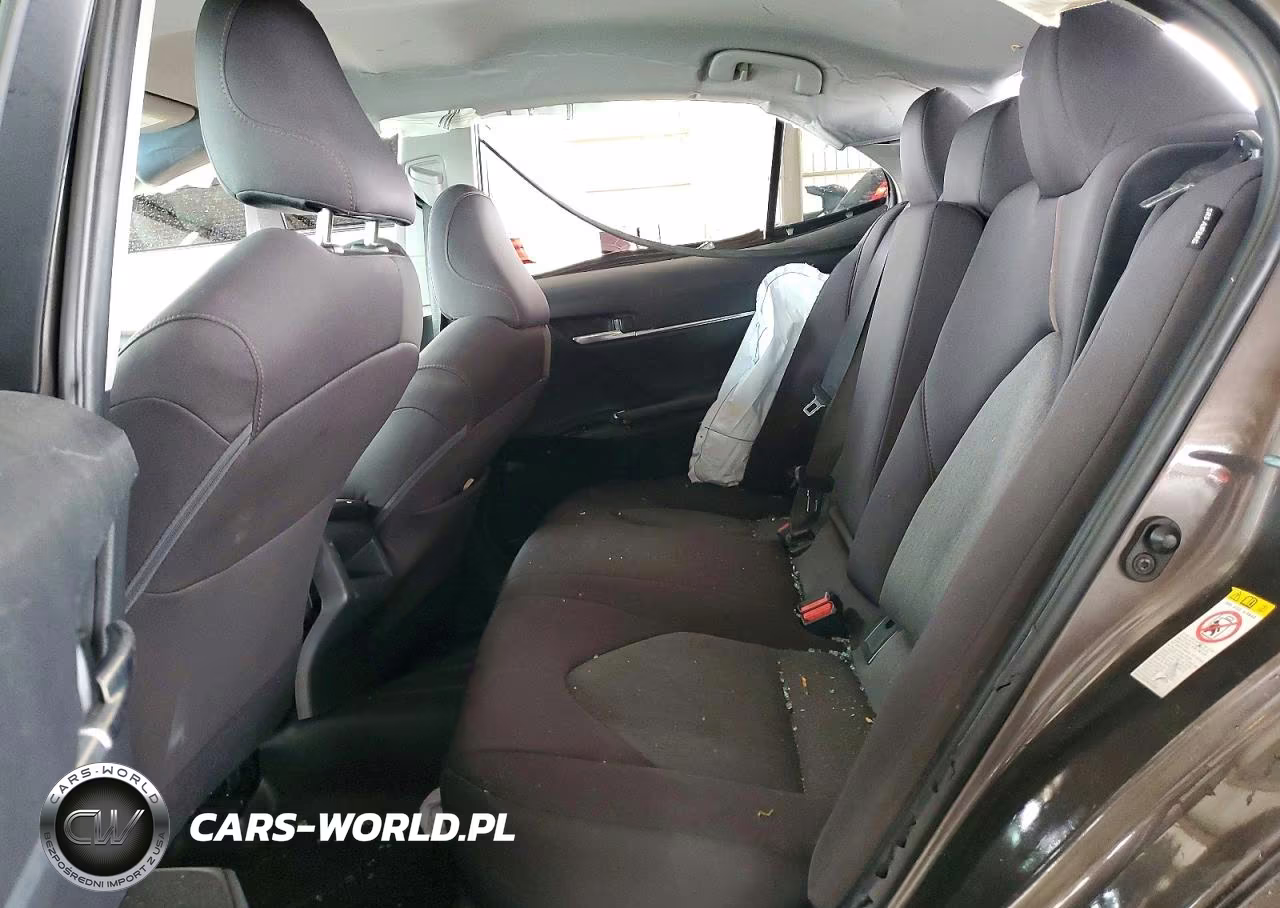 2018 Toyota Camry Le VIN:4T1B11HK0JU010700 - 10