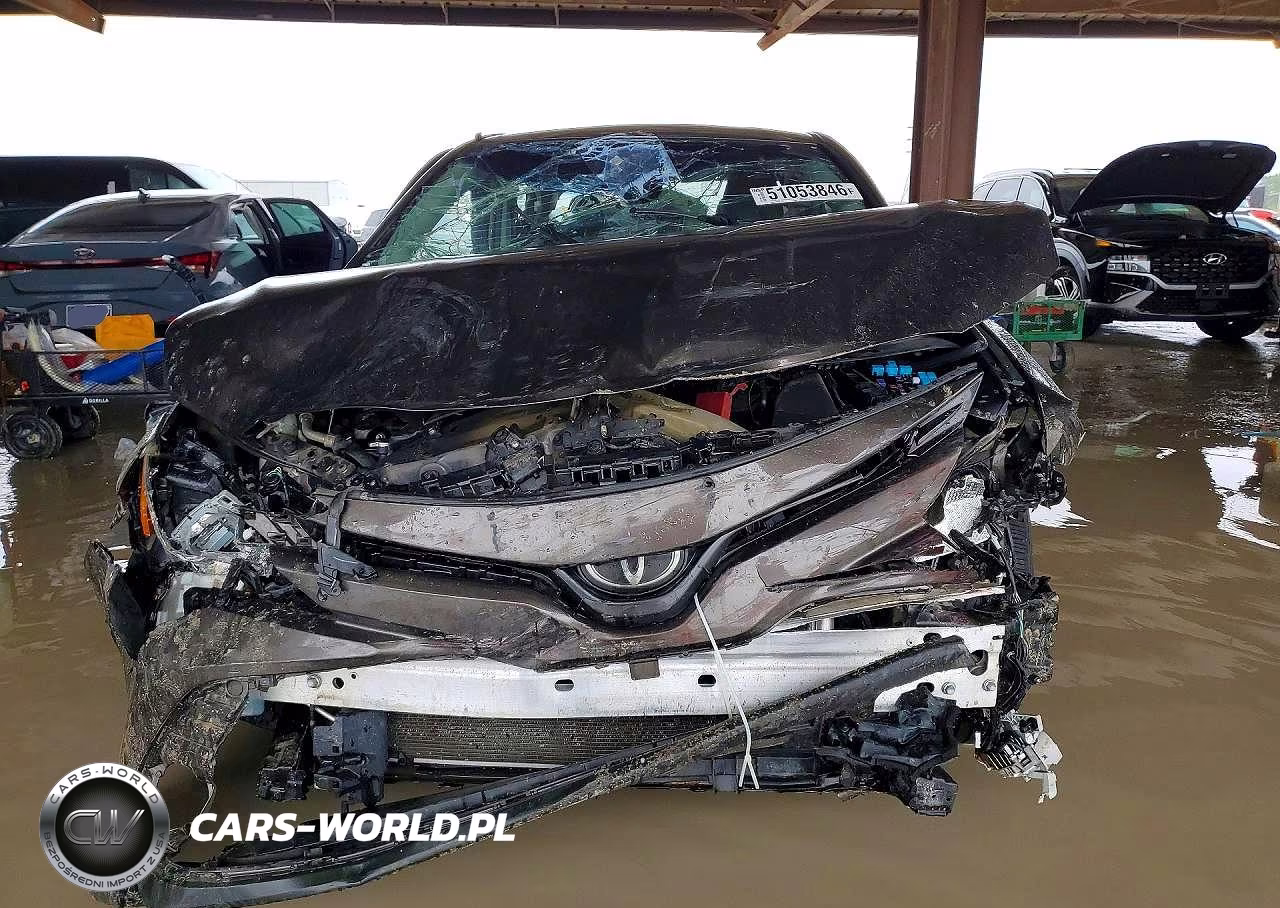2018 Toyota Camry Le VIN:4T1B11HK0JU010700 - 5
