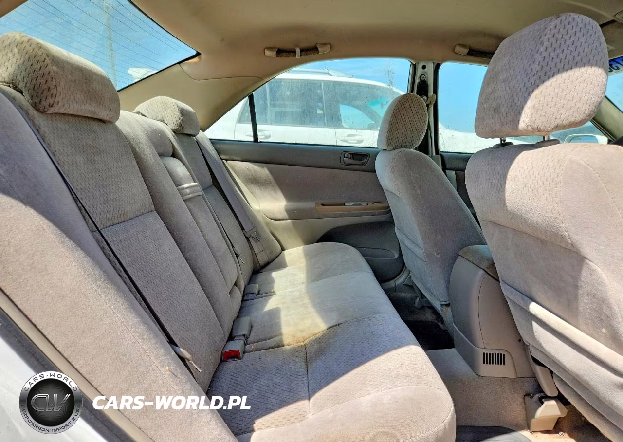 2003 Toyota Camry Le VIN:4T1BE32K63U182175 - 10