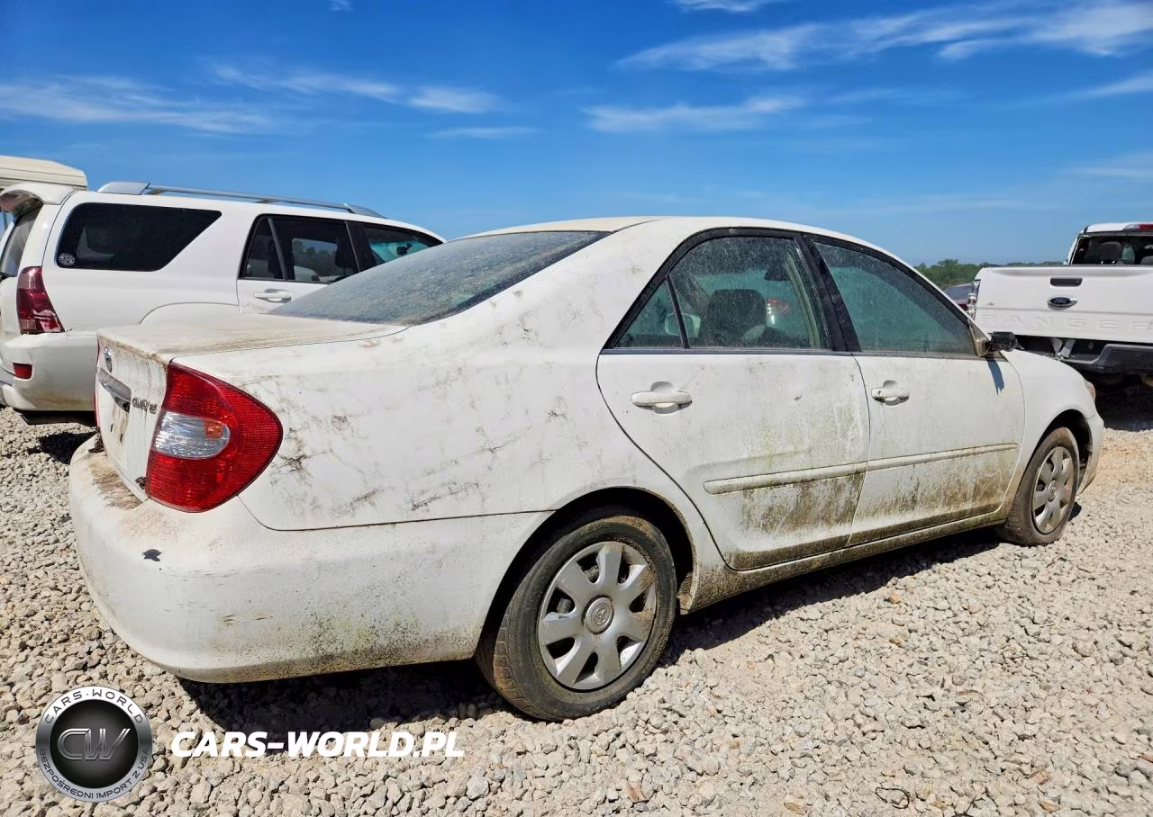 2003 Toyota Camry Le VIN:4T1BE32K63U182175 - 3
