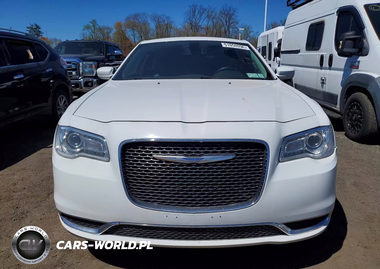 2017 Chrysler 300 Limited VIN:2C3CCARG9HH637409 - 5