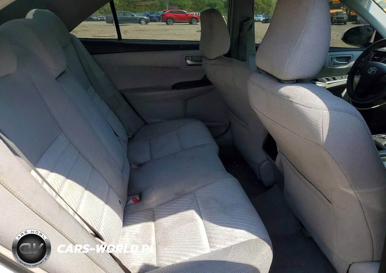 2016 Toyota Camry Le VIN:4T4BF1FK0GR524646 - 10