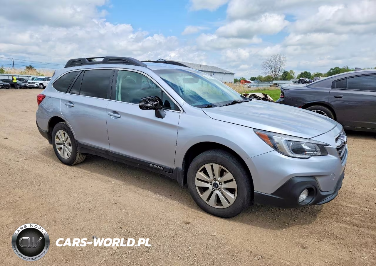 2019 Subaru Outback 2.5I Premium VIN:4S4BSAFC0K3382649 - 4