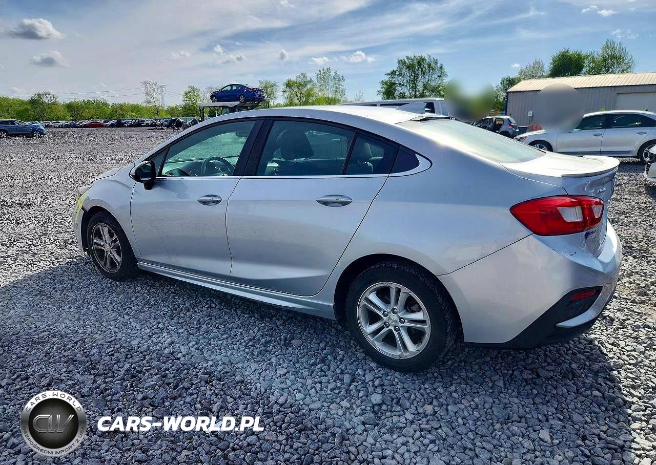 2018 Chevrolet Cruze Lt VIN:1G1BE5SMXJ7235742 - 2
