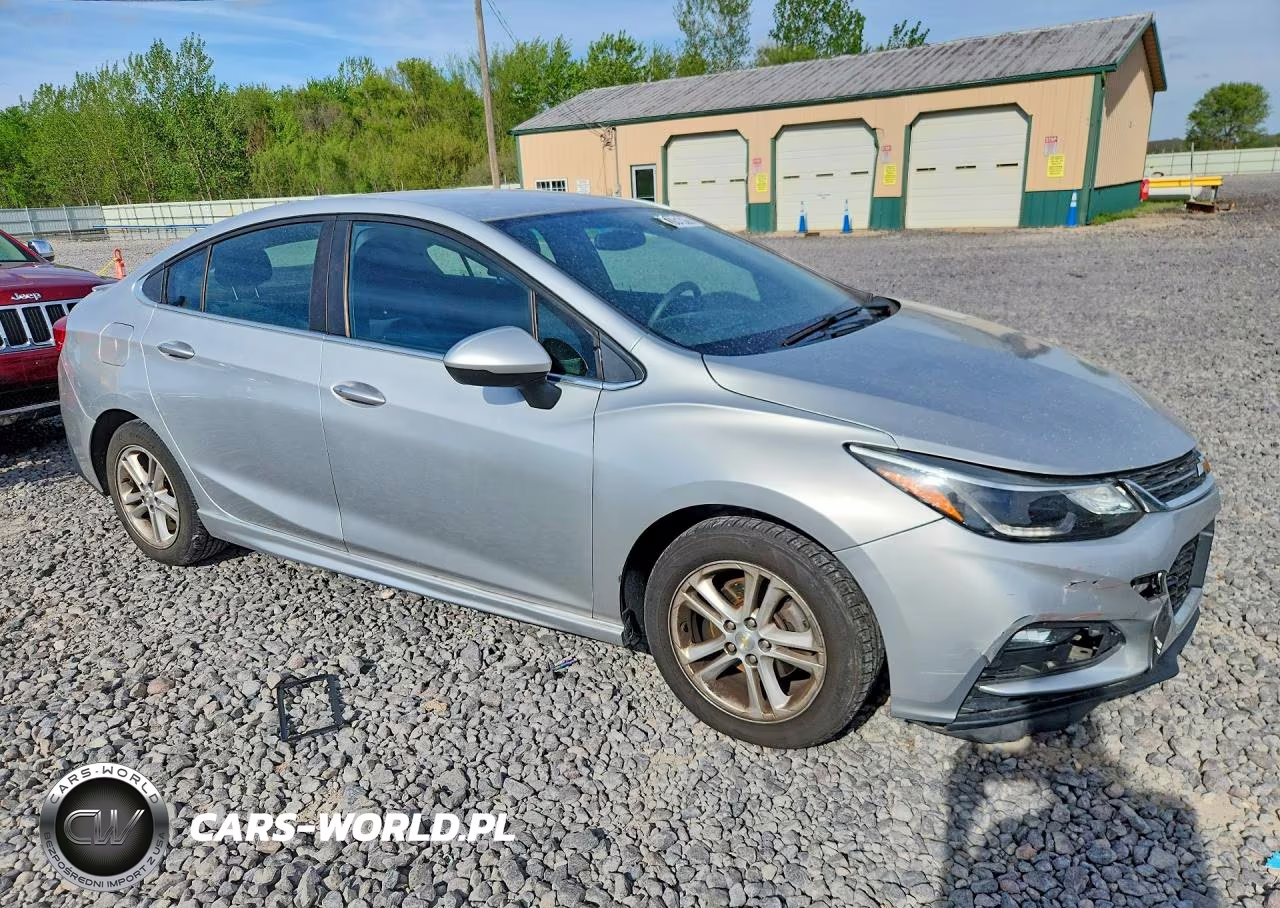 2018 Chevrolet Cruze Lt VIN:1G1BE5SMXJ7235742 - 4
