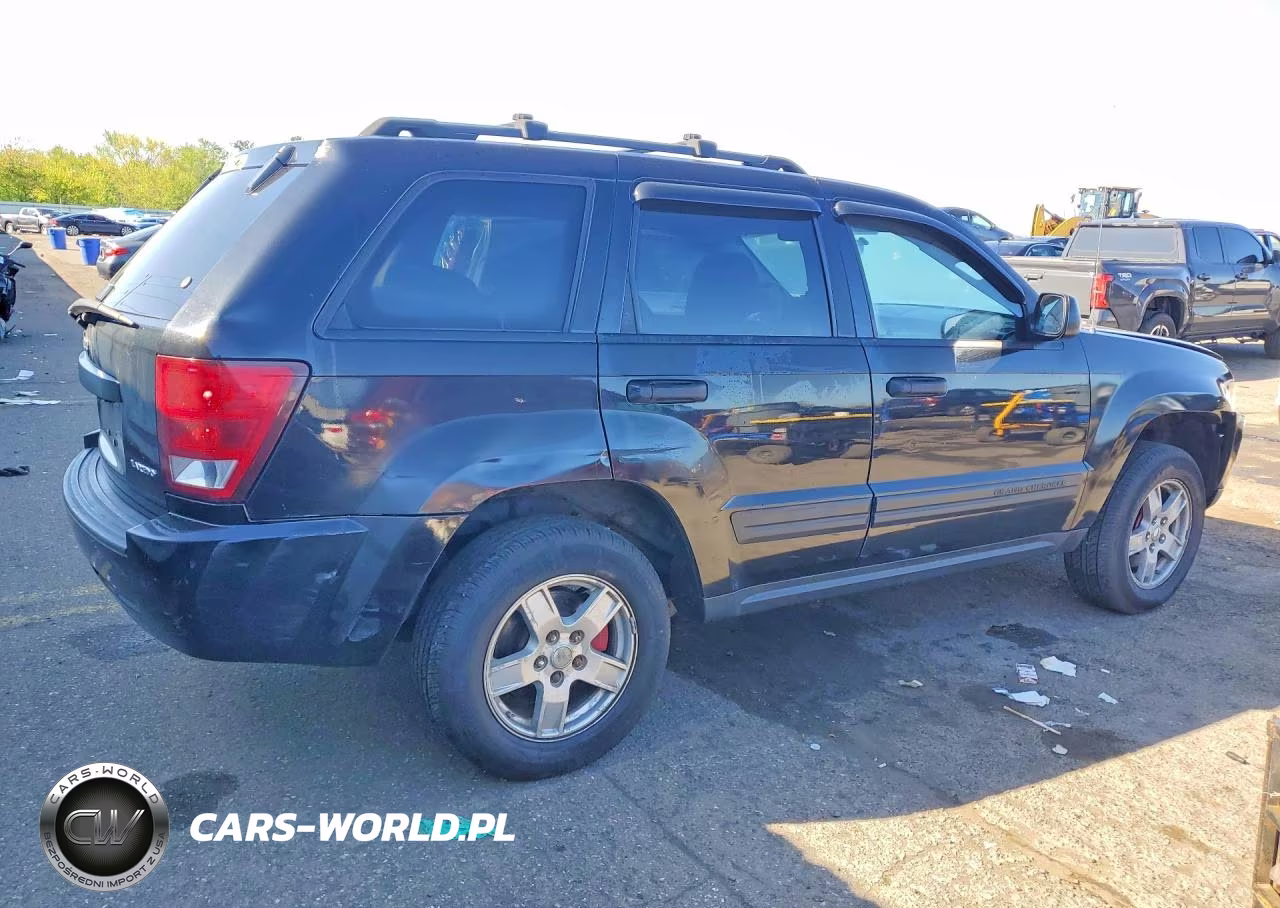 2005 Jeep Grand Cherokee Laredo VIN:1J8HR48N85C725375 - 3