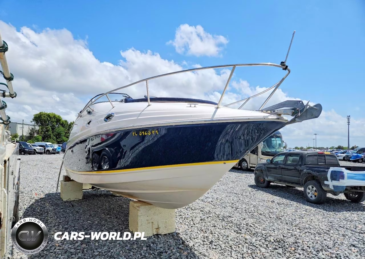 2005 Regal Commodore 2665 - Boat