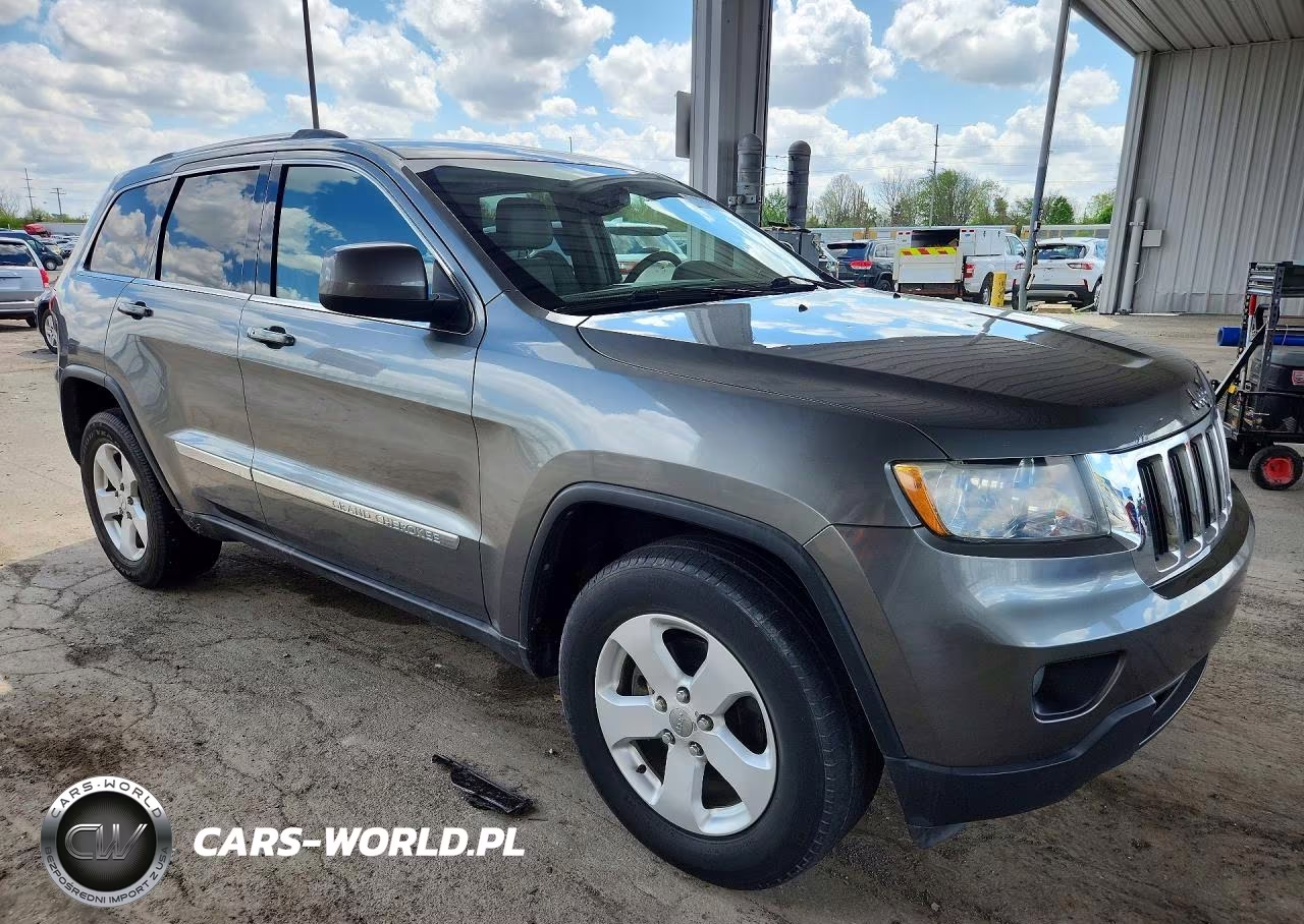 2011 Jeep Grand Cherokee Laredo VIN:1J4RR4GG5BC681260 - 4