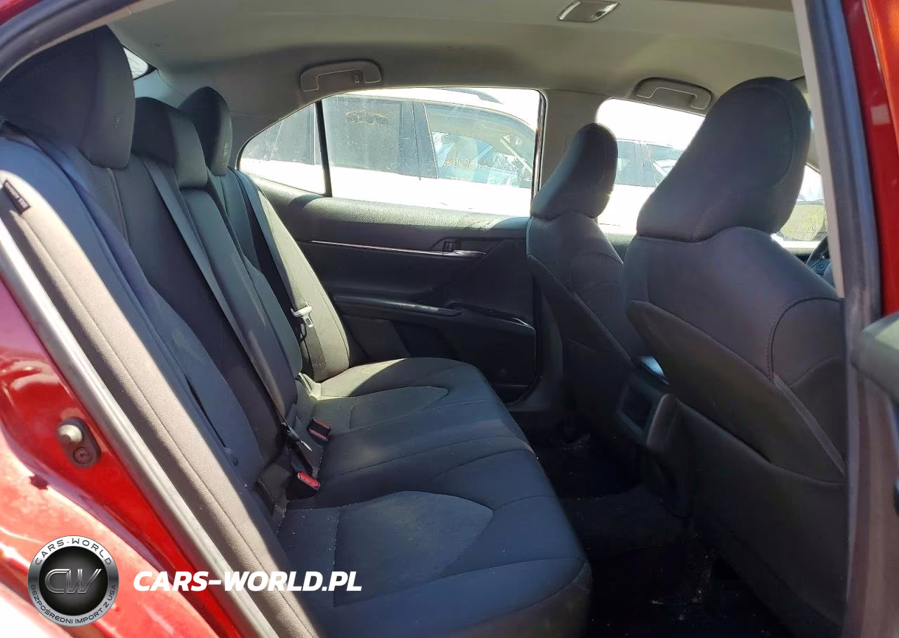2020 Toyota Camry Le VIN:4T1C11AK6LU898631 - 10