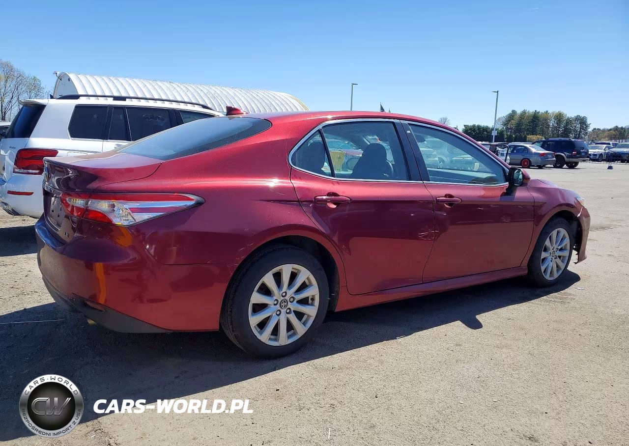 2020 Toyota Camry Le VIN:4T1C11AK6LU898631 - 3