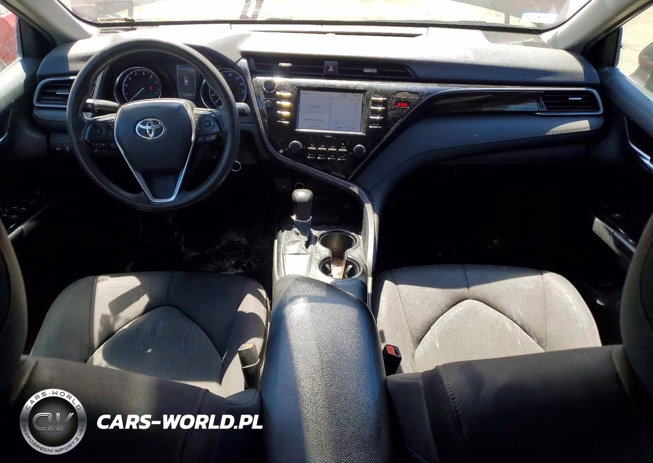 2020 Toyota Camry Le VIN:4T1C11AK6LU898631 - 8