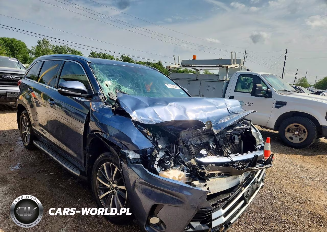 2019 Toyota Highlander Xle VIN:5TDKZRFH0KS307653 - 4