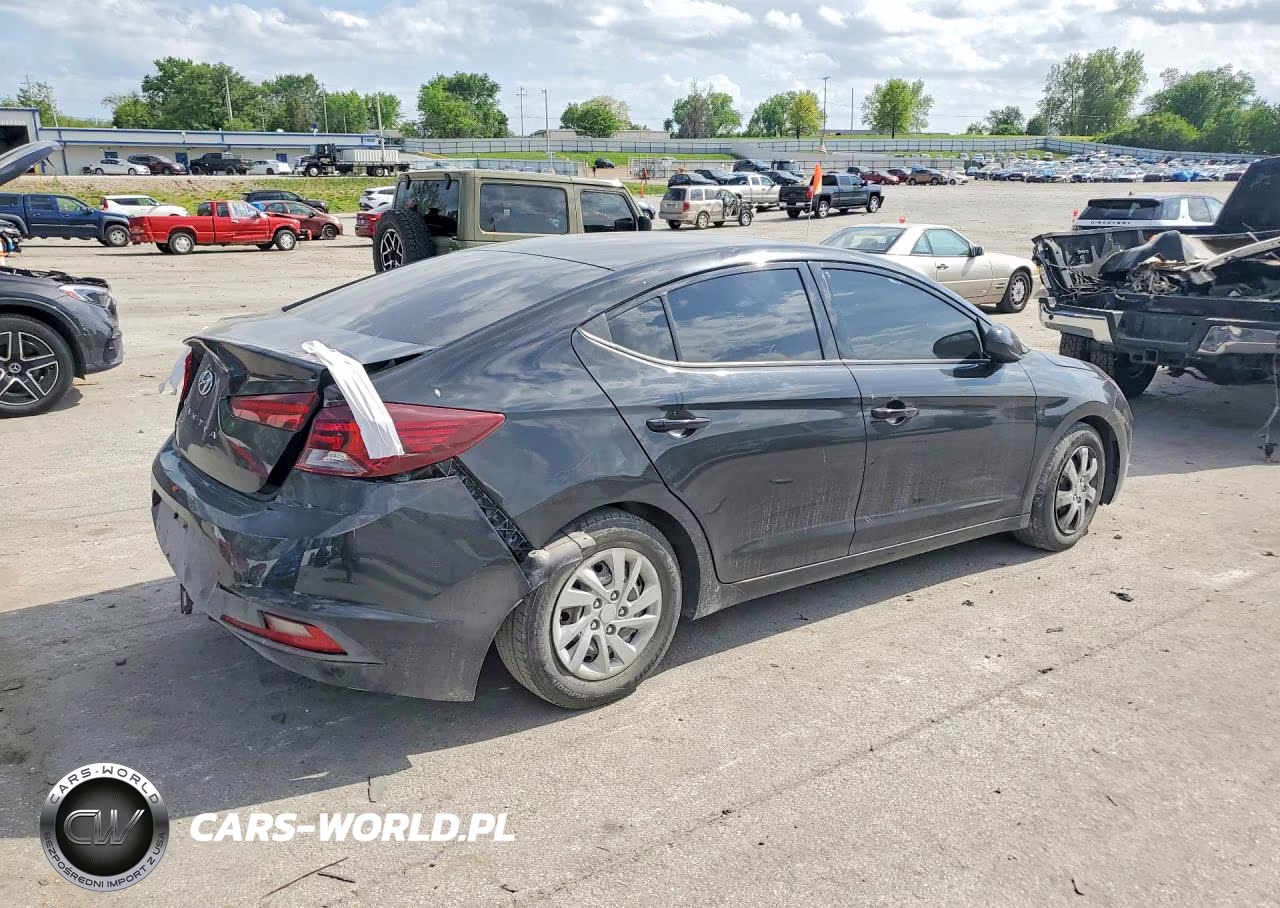 2019 Hyundai Elantra Se VIN:5NPD74LF3KH466497 - 3